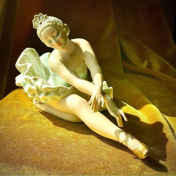 ♥️ Elegant Porcelain Ballerina Figurine, Vintage - Picture 4 of 13